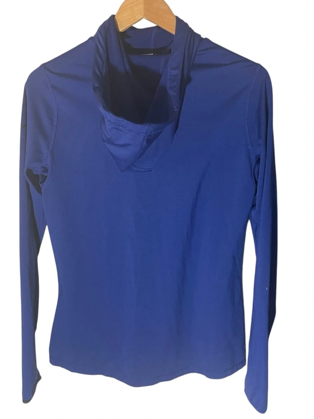 C15- Women’s Nike Pro XL  Blue Lightweight Hoodie Sweater